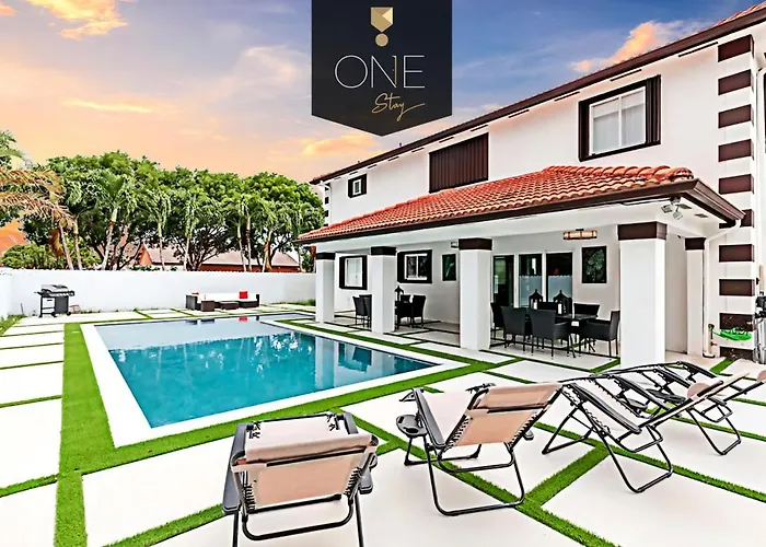 Prestigious Home With Pool